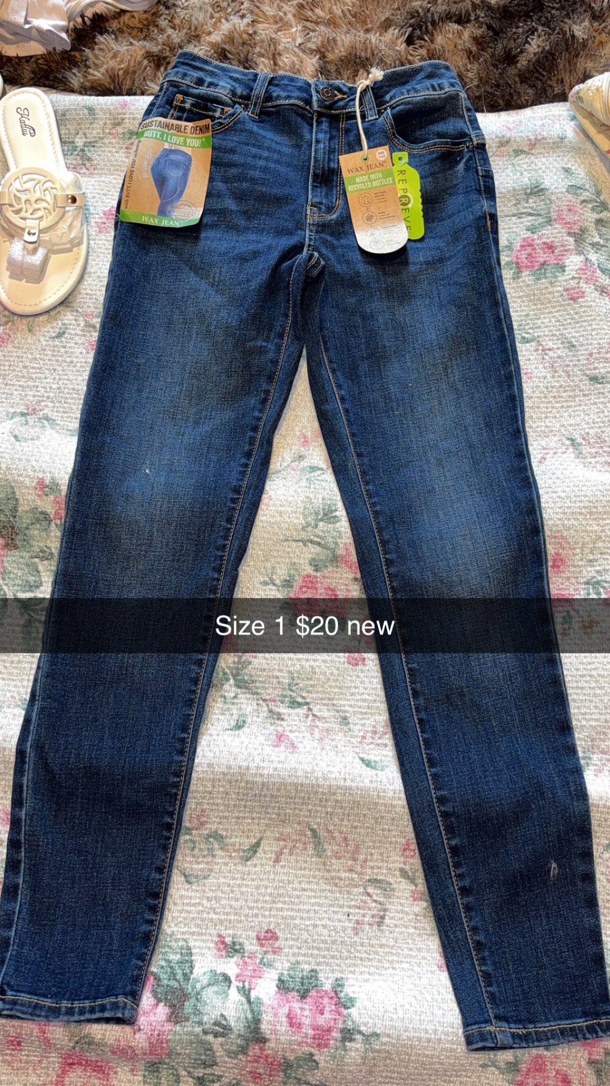 NWT Dark Wash Skinny Jeans Size 1